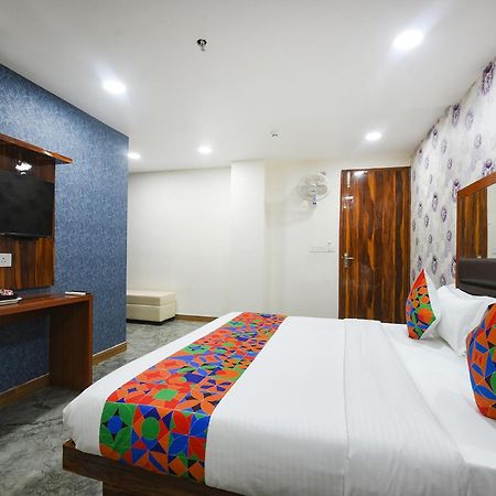 Fabhotel Mona Continental - Nr Laxmi Nagar It Hub 新德里 外观 照片
