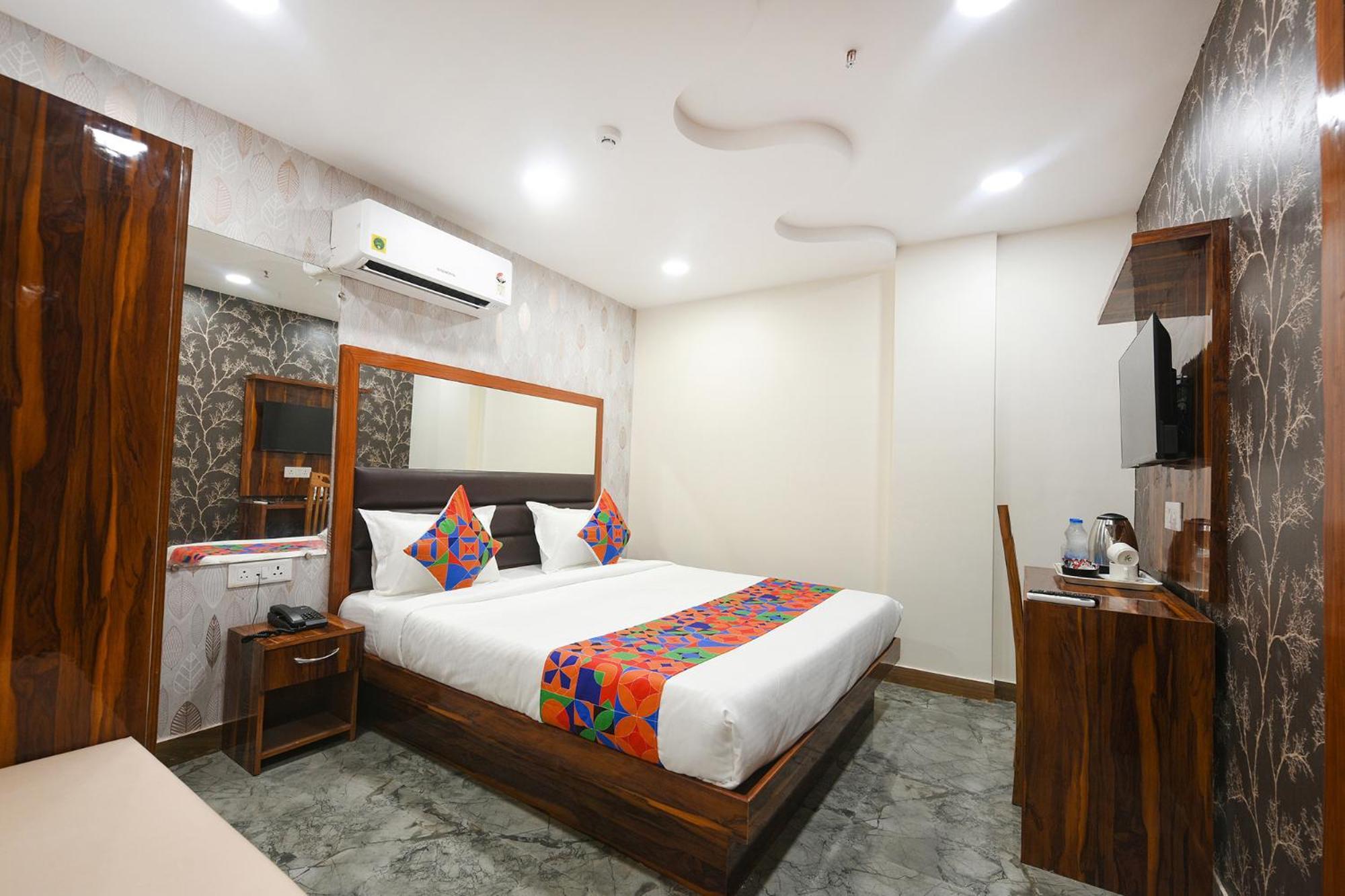 Fabhotel Mona Continental - Nr Laxmi Nagar It Hub 新德里 外观 照片
