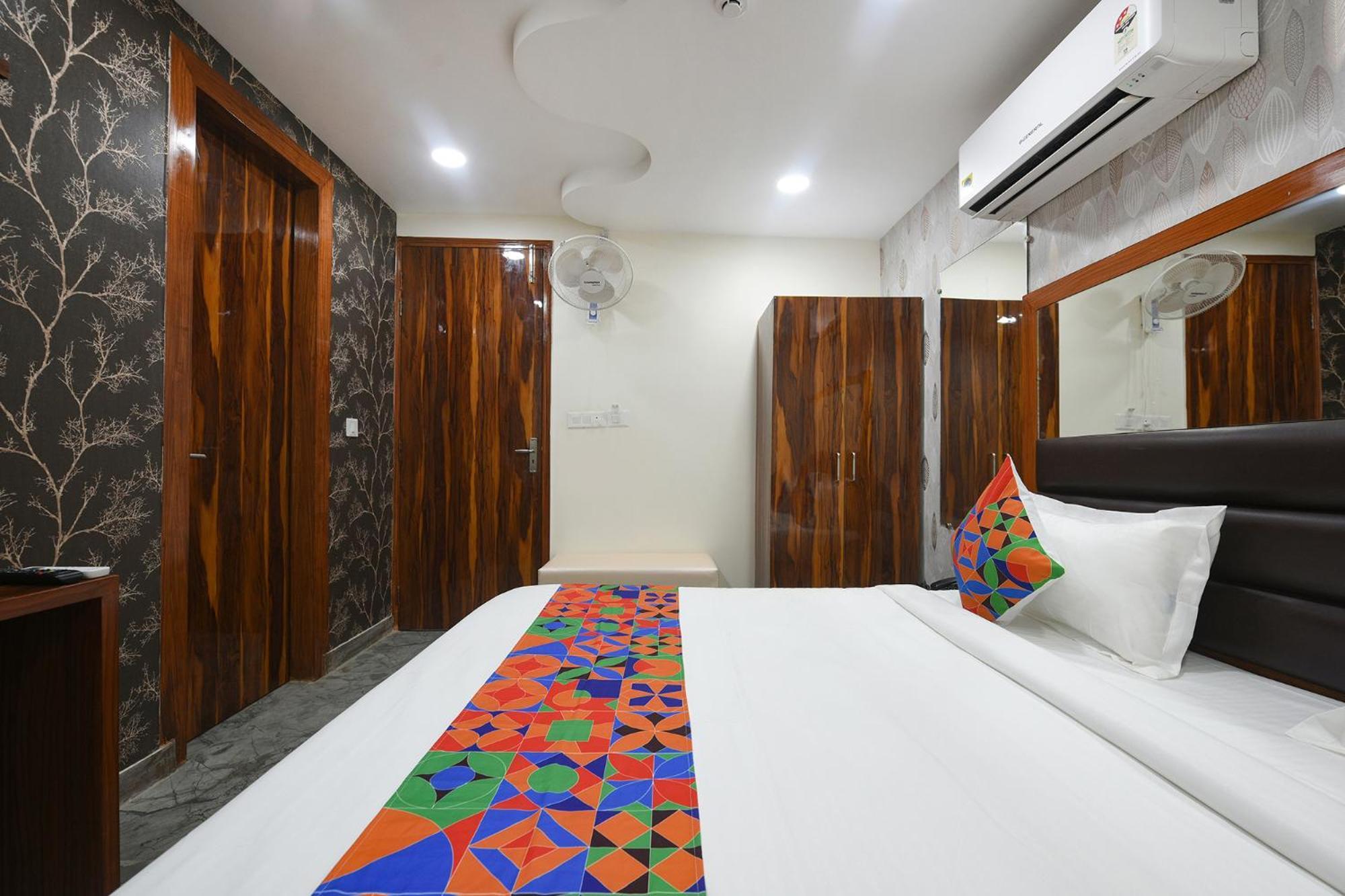 Fabhotel Mona Continental - Nr Laxmi Nagar It Hub 新德里 外观 照片