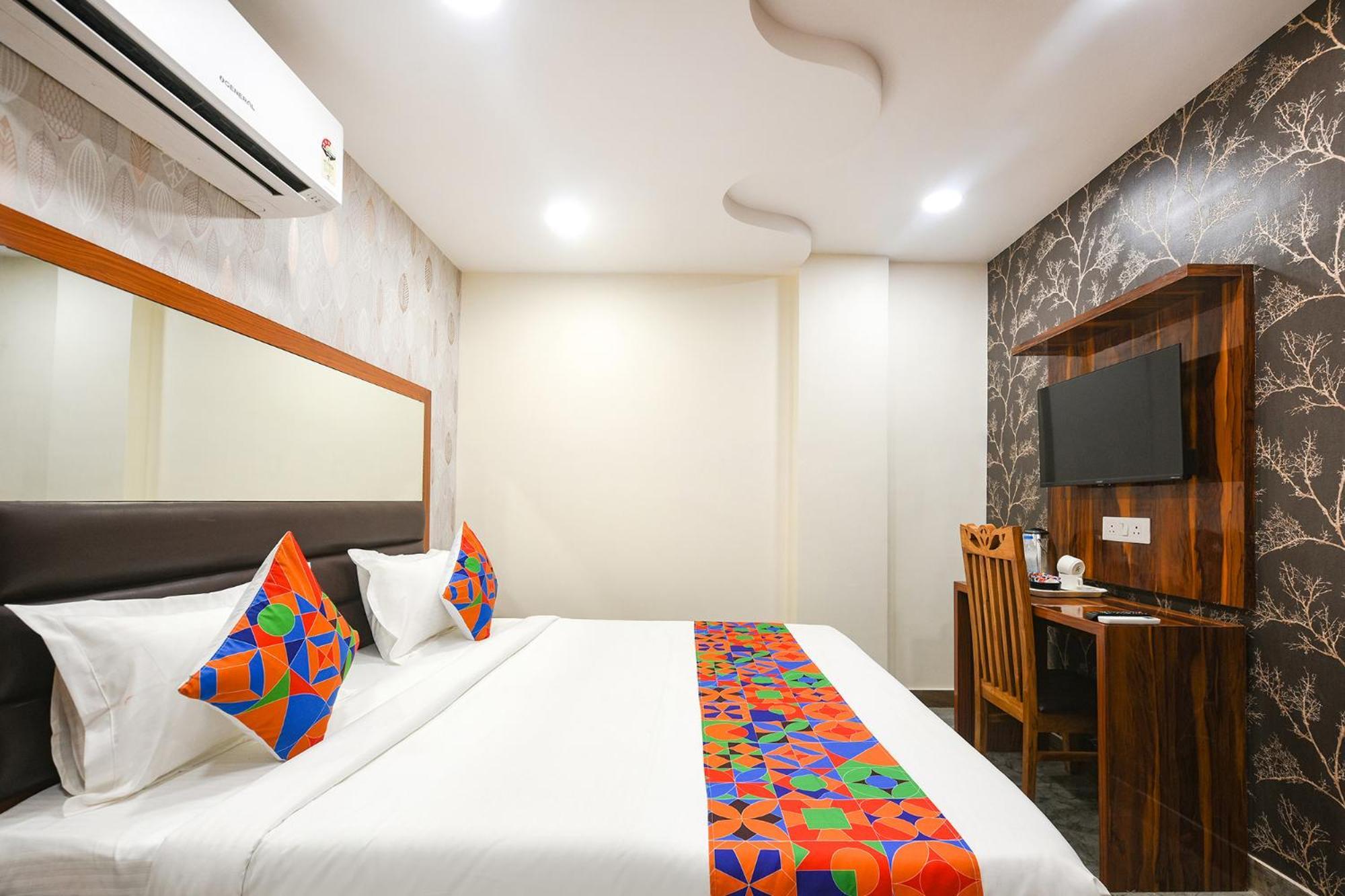 Fabhotel Mona Continental - Nr Laxmi Nagar It Hub 新德里 外观 照片
