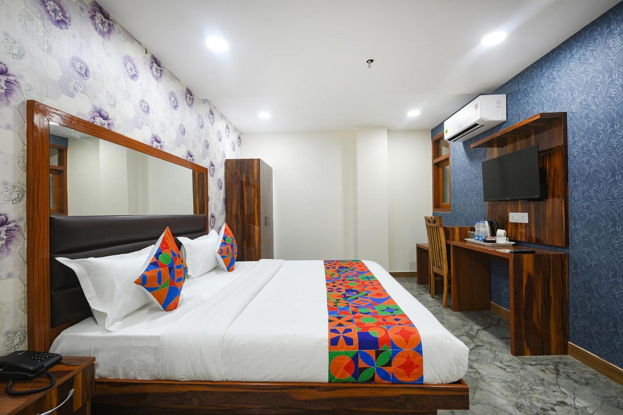 Fabhotel Mona Continental - Nr Laxmi Nagar It Hub 新德里 外观 照片