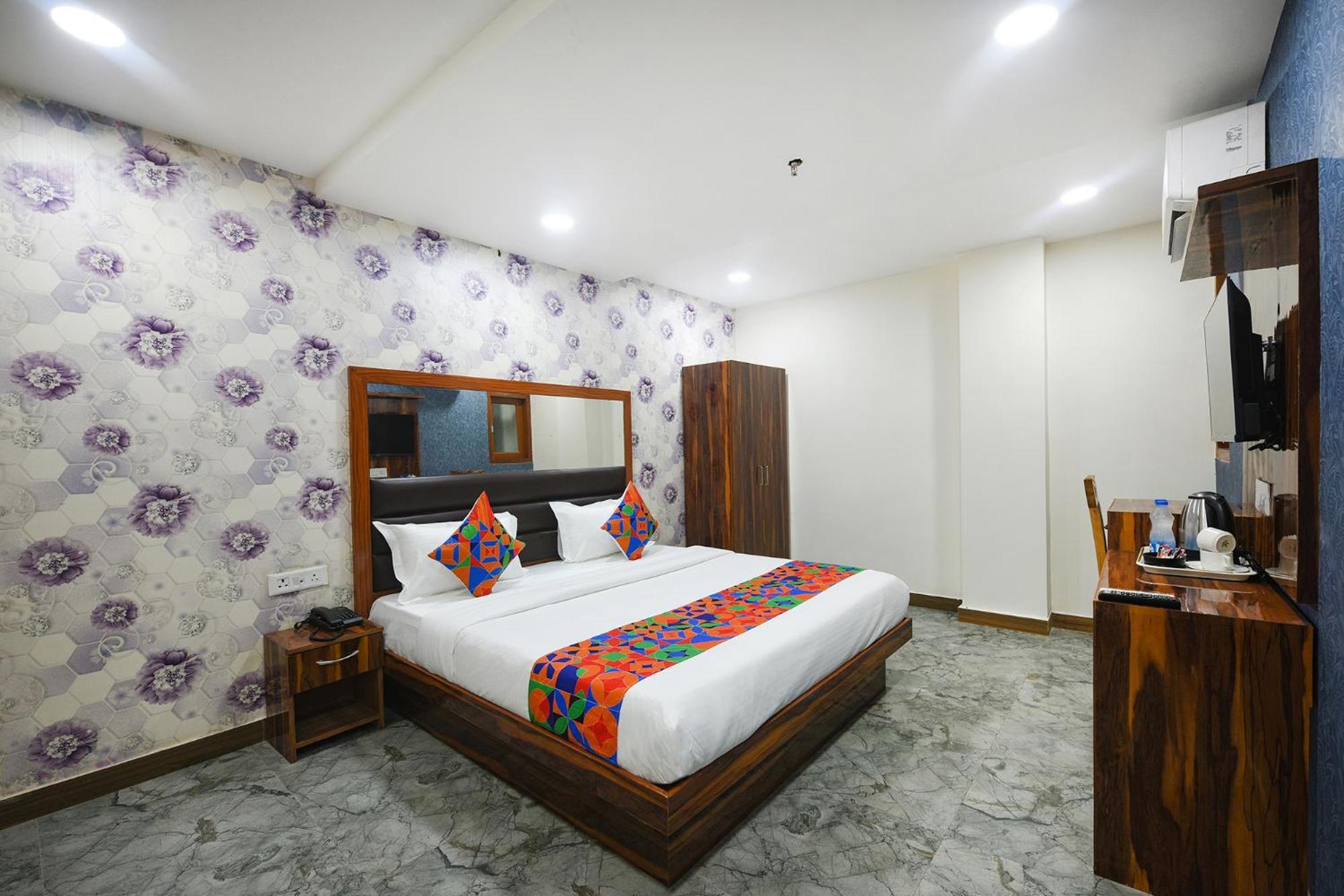 Fabhotel Mona Continental - Nr Laxmi Nagar It Hub 新德里 外观 照片