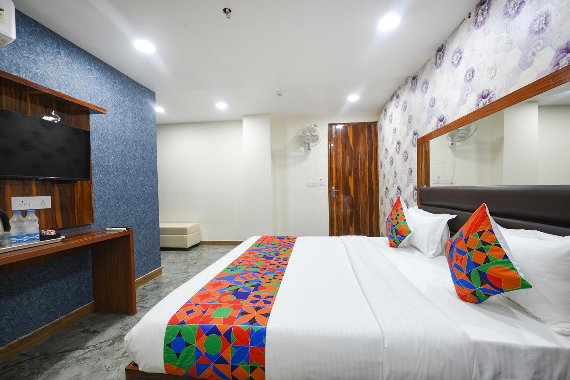 Fabhotel Mona Continental - Nr Laxmi Nagar It Hub 新德里 外观 照片