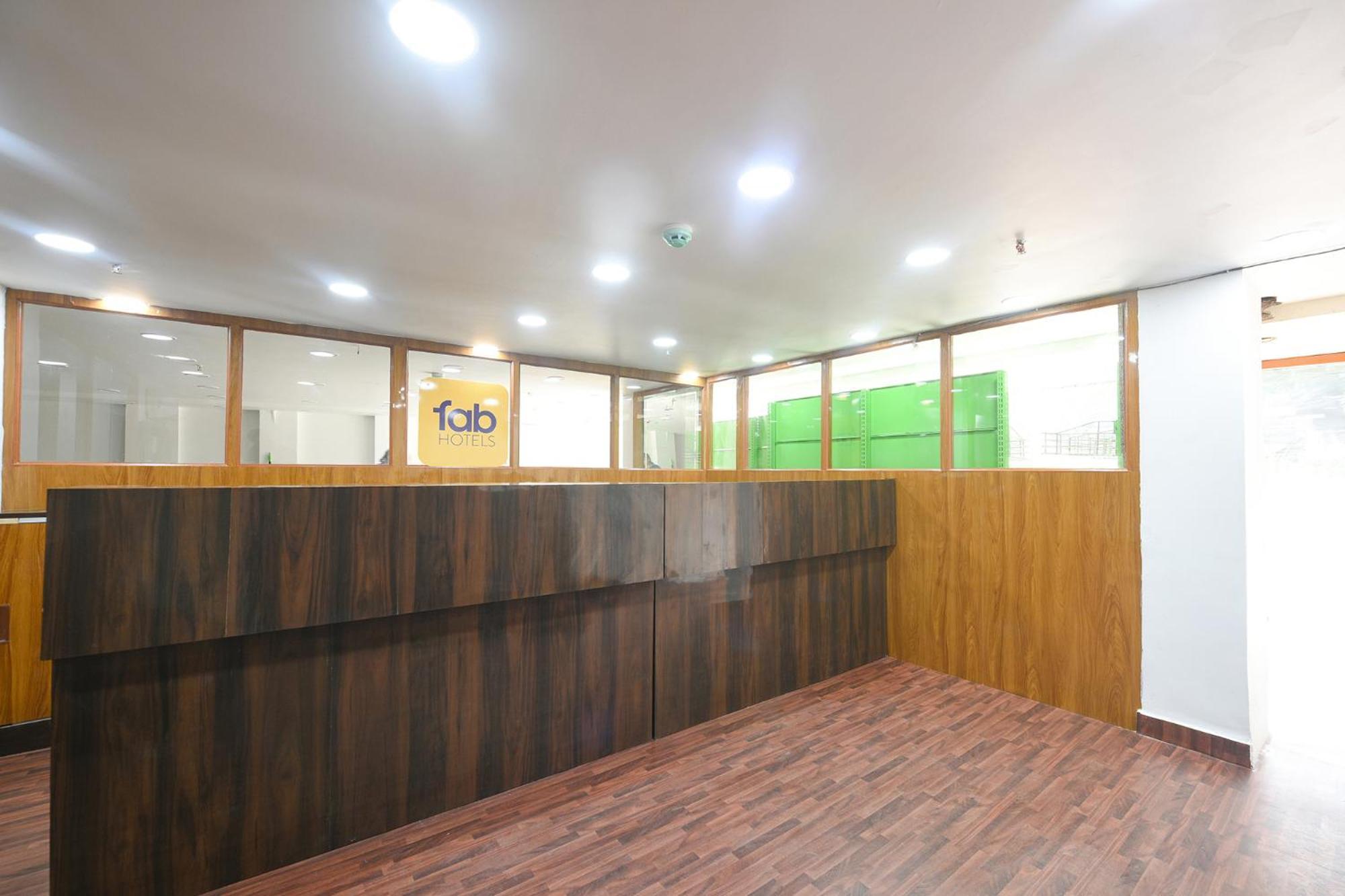 Fabhotel Mona Continental - Nr Laxmi Nagar It Hub 新德里 外观 照片