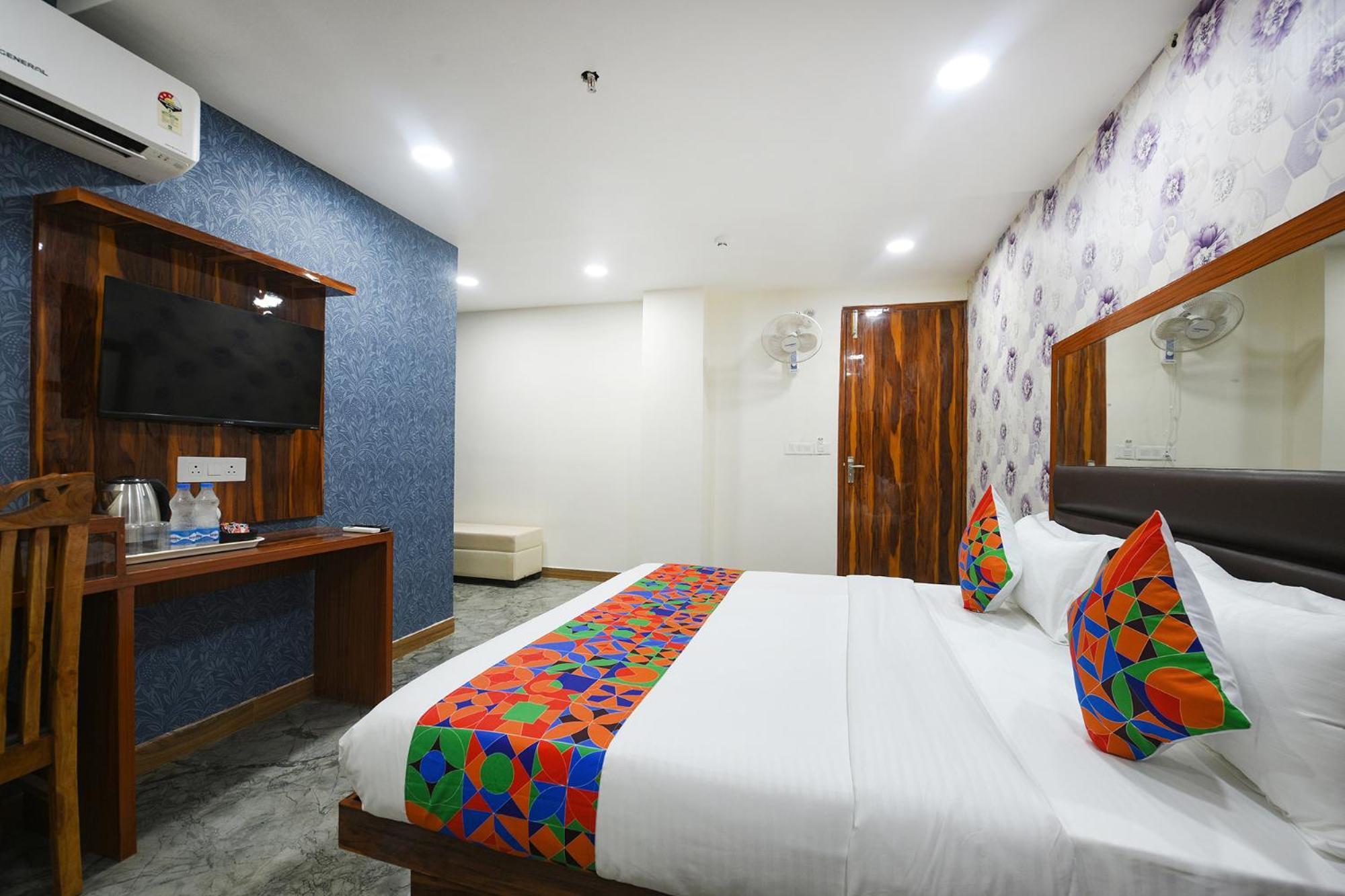 Fabhotel Mona Continental - Nr Laxmi Nagar It Hub 新德里 外观 照片